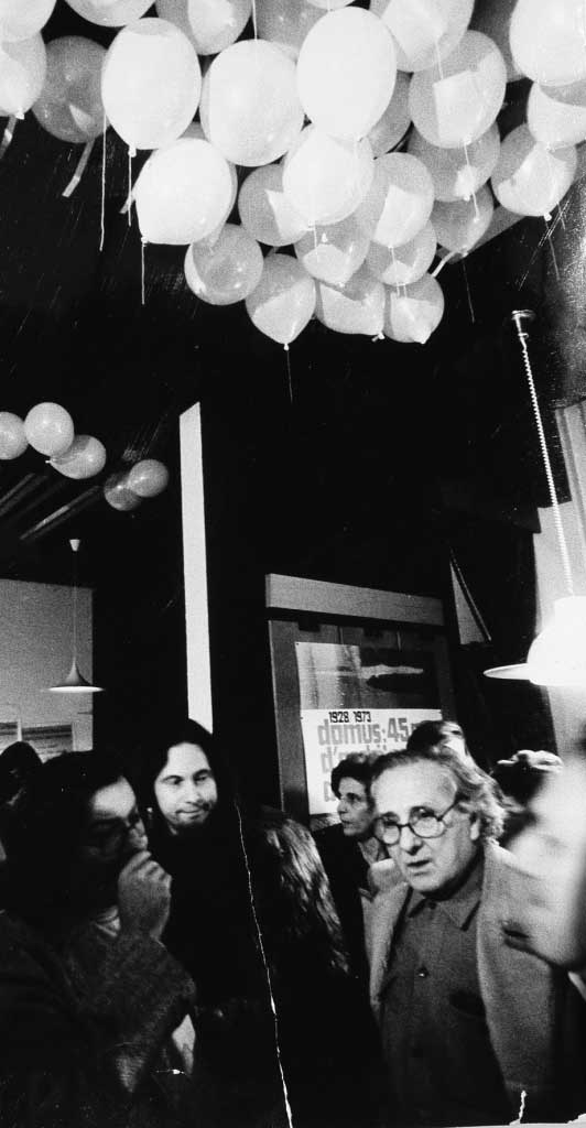 100,000 blue balloons for an urban sky, 1973